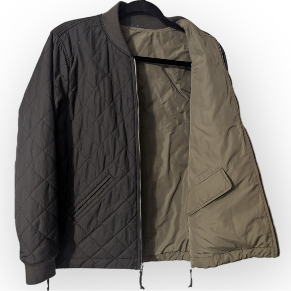 ABERCROMBIE & FITCH Quilted Reversible Bomber Jacket, Women’s Medium - Picture 6 of 11